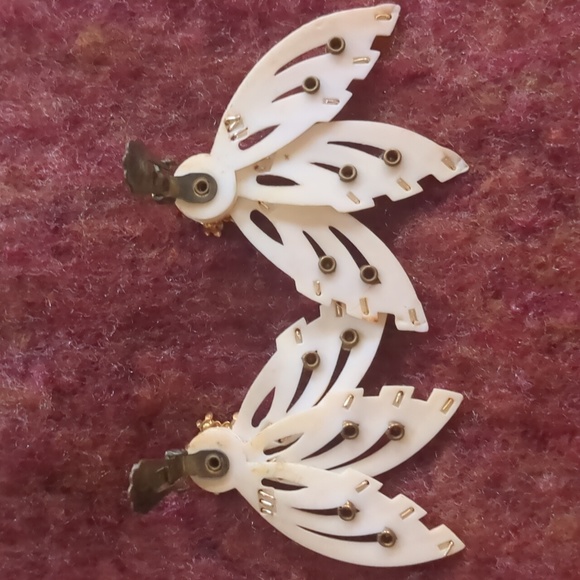 West German vintage plastic climbing/cascading earrings w/ rainbow rhinestones - Picture 5 of 10